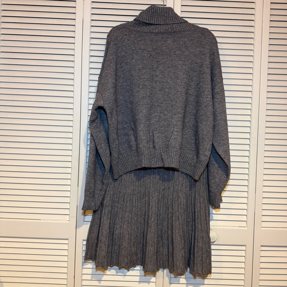 Fashion Nova Pleated Sweater Skirt Set - Grey - Picture 5 of 7